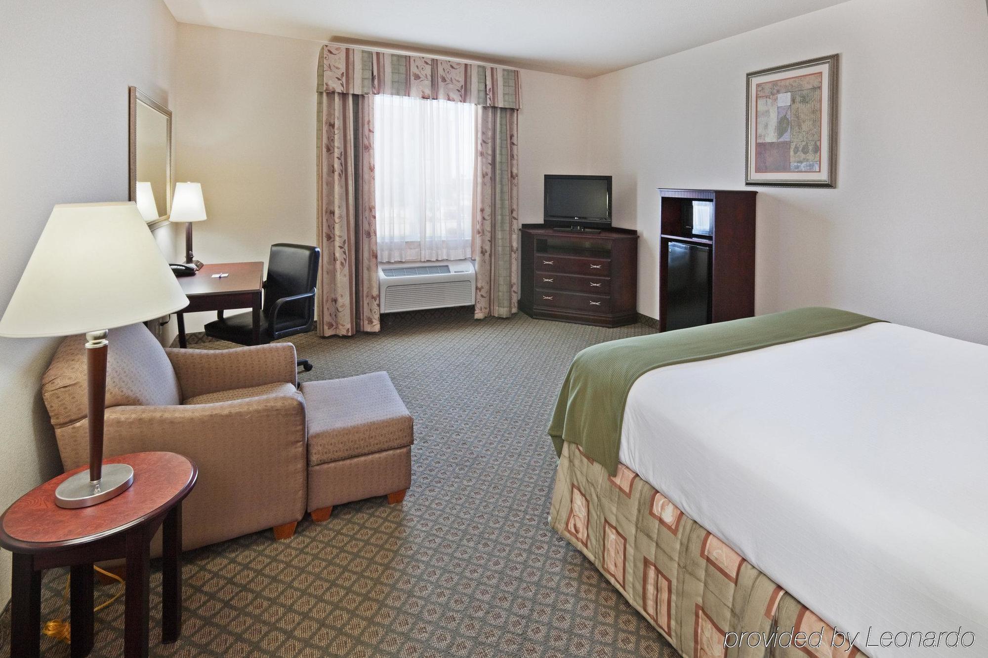 Holiday Inn Express Hotel And Suites Corsicana I-45 By Ihg Habitación foto