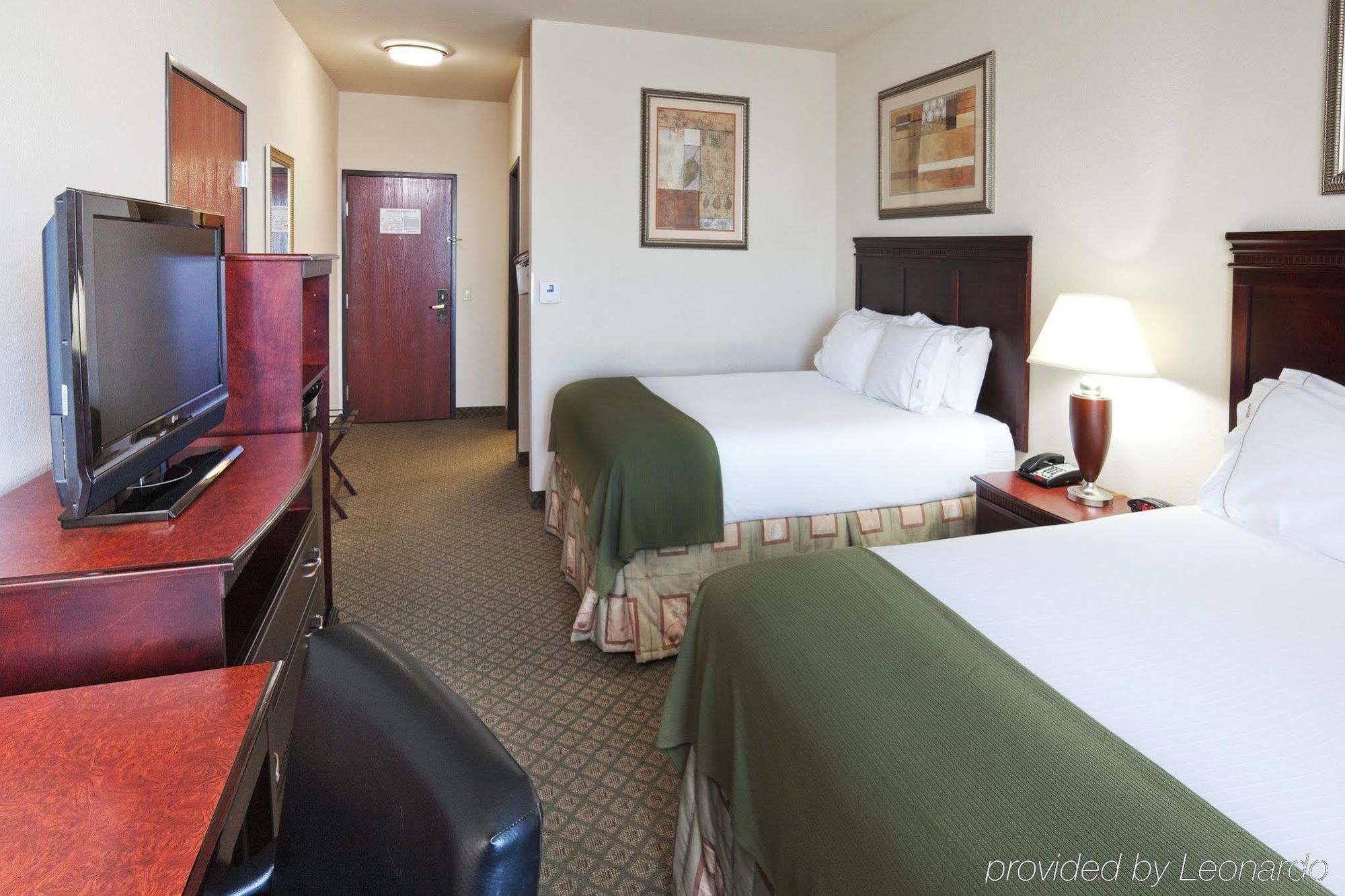 Holiday Inn Express Hotel And Suites Corsicana I-45 By Ihg Habitación foto