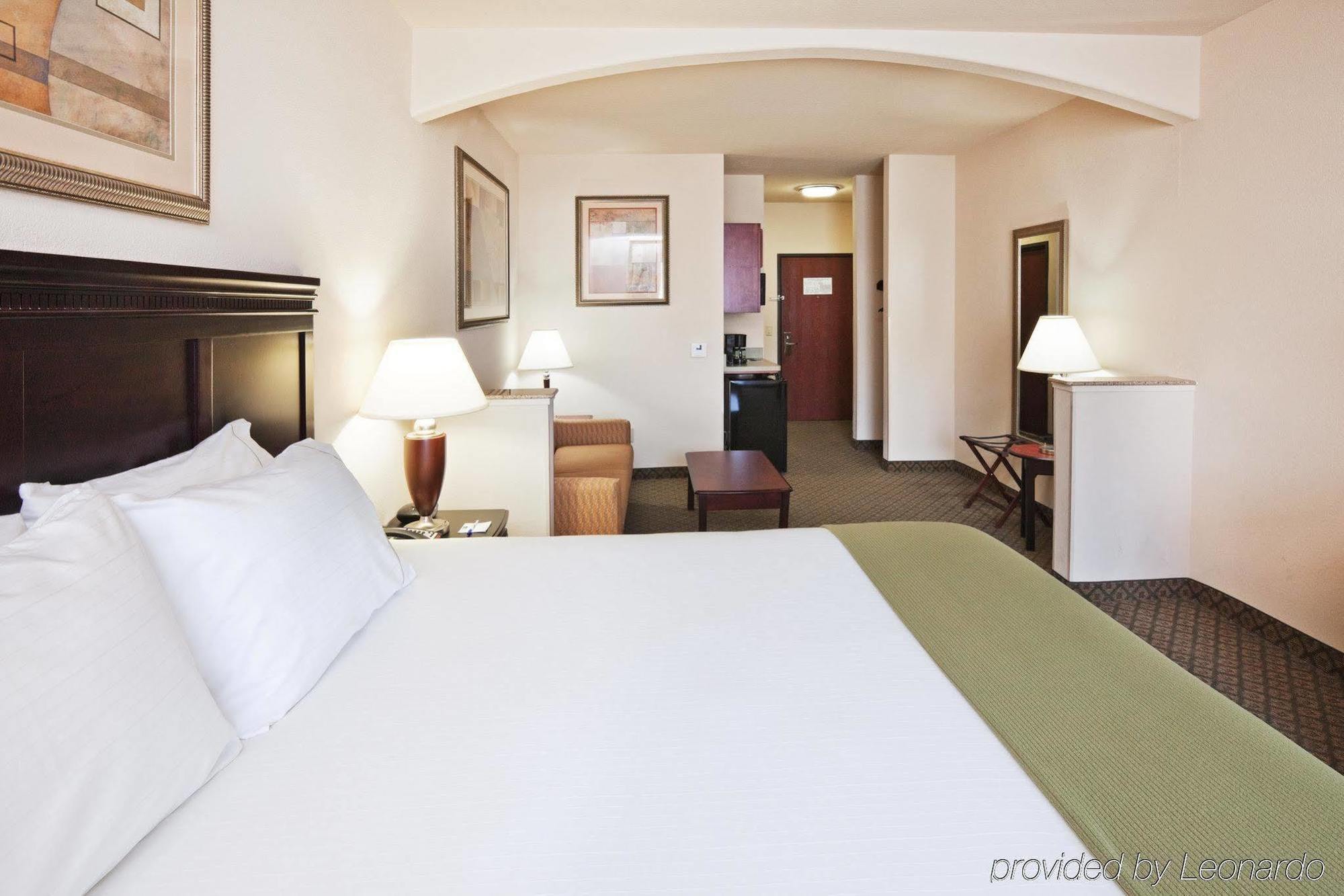 Holiday Inn Express Hotel And Suites Corsicana I-45 By Ihg Habitación foto