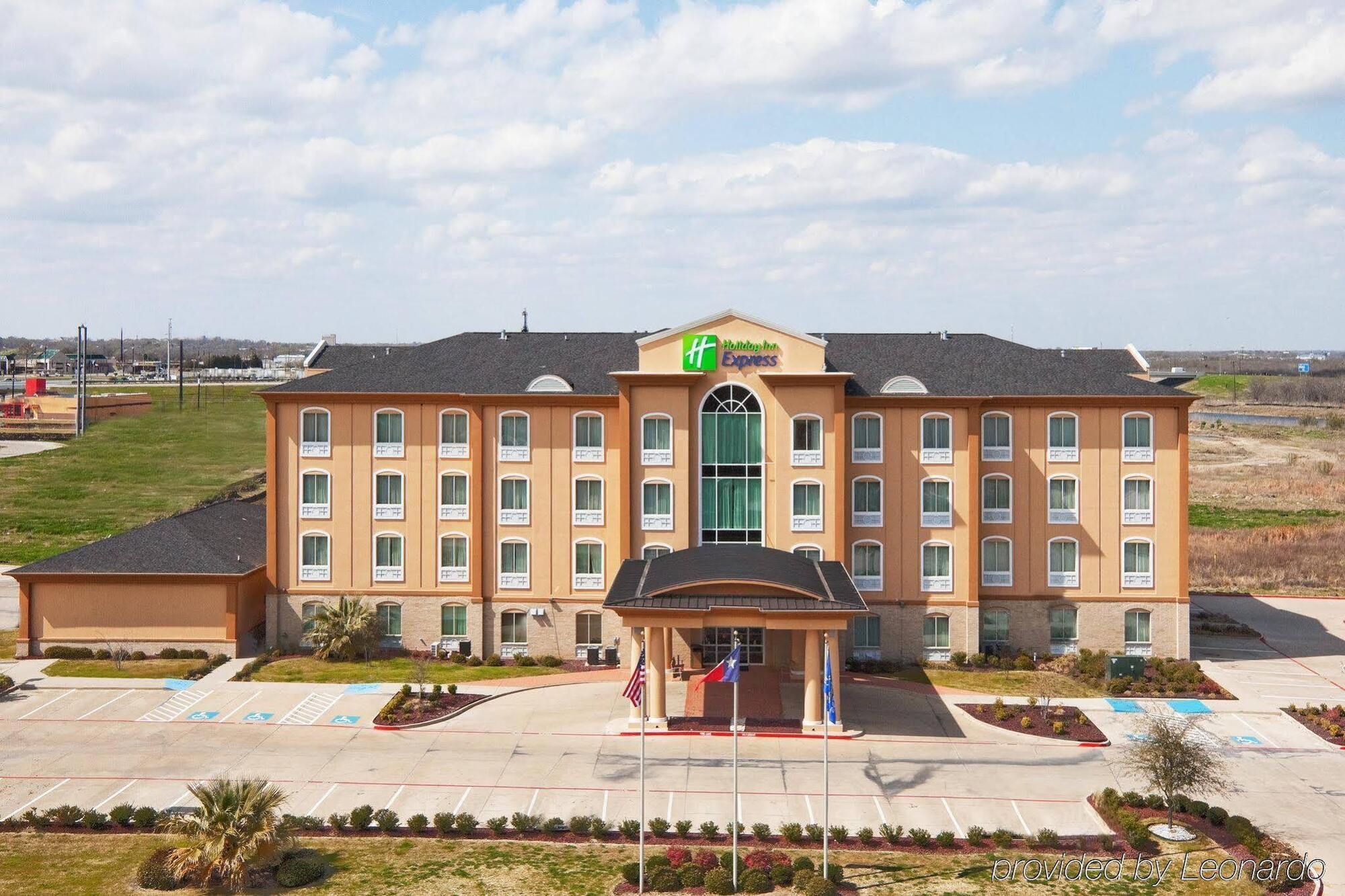 Holiday Inn Express Hotel And Suites Corsicana I-45 By Ihg Exterior foto